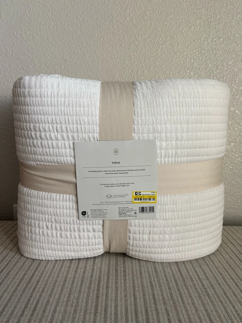 NWT King Ruched Velvet Quilt Ivory - Threshold